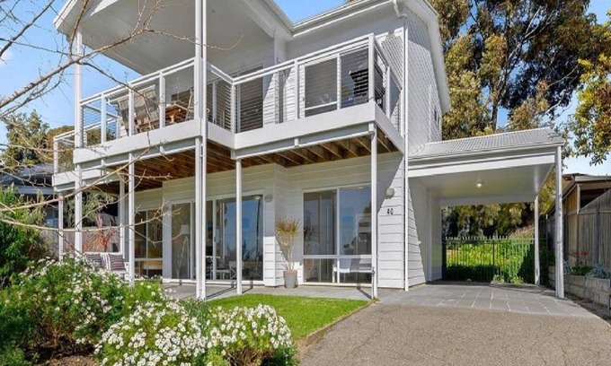Port Willunga House | Explore Whiteport: Family-Friendly Stay by Wine Coast