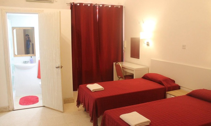 Is-Salina Bed & Breakfast | Cozy Accommodation in Salina with Pool and Spa Amenities