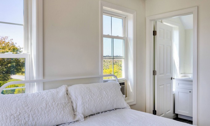 Block Island House | Whitestone Cottage: Pet-Friendly Escape with Ocean Views