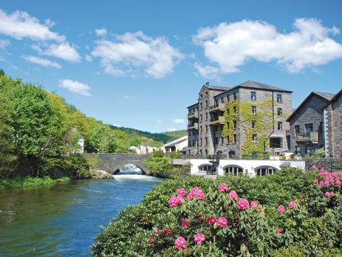 Backbarrow Hotel | Inviting Whitewater Hotel & Spa with Oceanfront Amenities
