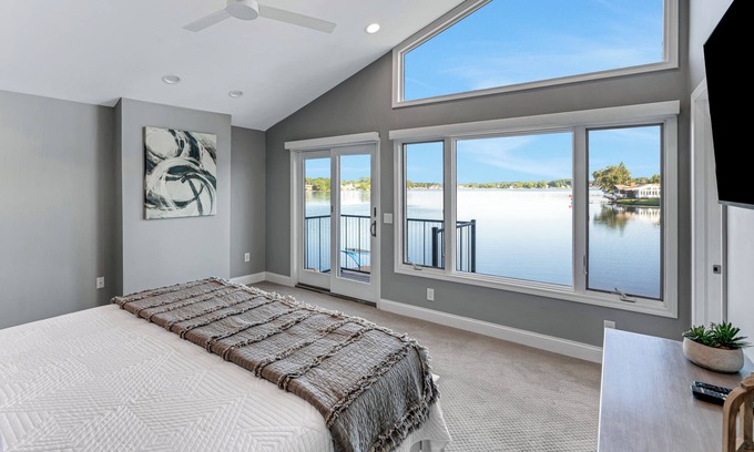 Whitmore Lake House | Whitmore Bay: Guest Rated 9.8 with Lake Views & Pool
