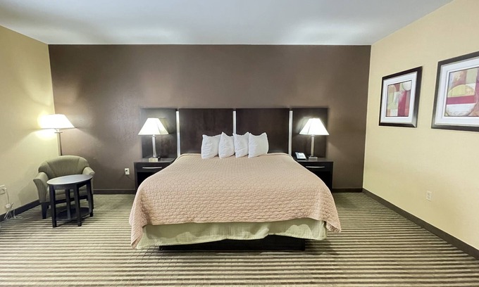 Hamden Hotel | Comfort at Whitney Inn & Suites: Spa, Breakfast & More