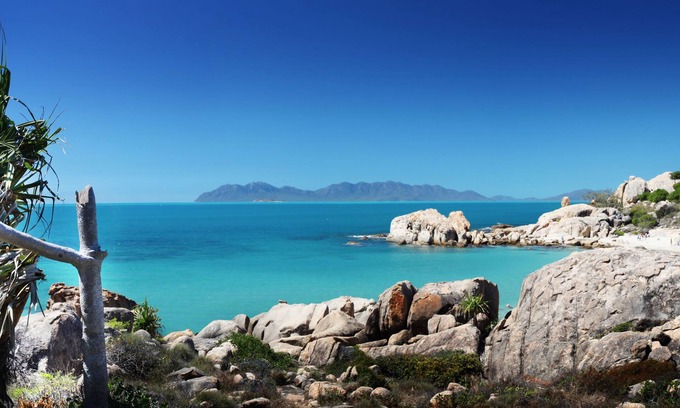 Bowen Hotel | Guest Rated: Whitsunday Sands Resort with Pool & Dining