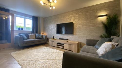 Rocester House | Family-Friendly Whittaker Mews: Near Alton Towers, 9.9/10