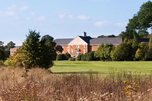 Whittlebury Hotel | Relax at Whittlebury Hall and Spa with Pool & Ocean Views