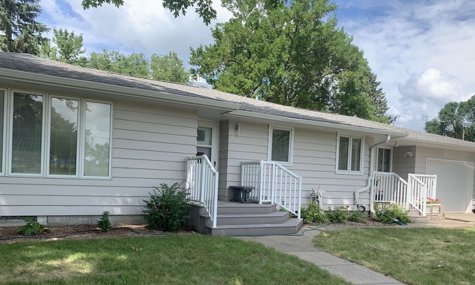 Currie House | Whole house for family close to parks, bike trail and Lake Shetek