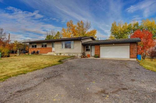 Lyalta House | Cozy Retreat Near Calgary with Hot Tub and Fireplace