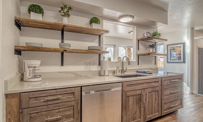 Fruita House | New Whomping Willow - Cozy Downtown Home with Great Amenities