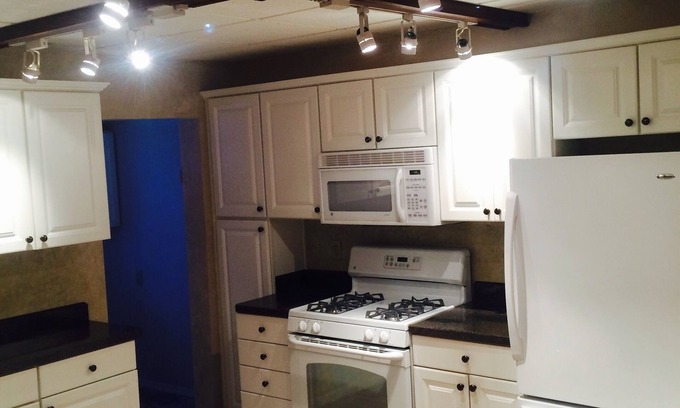 Billings House | Experience a House Stay: Guest Rated 9.6 with Kitchen!