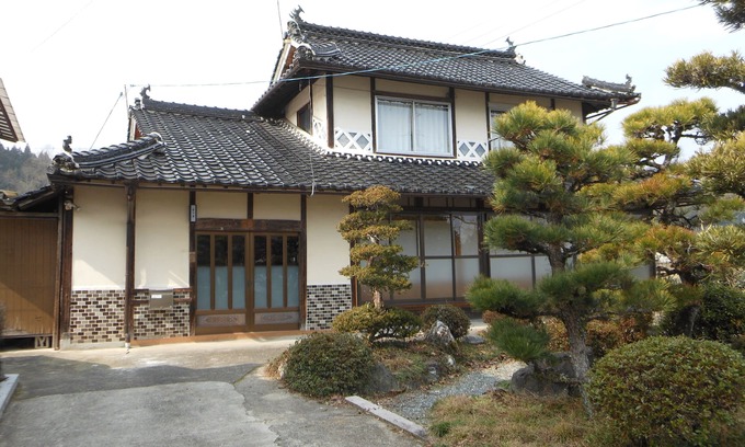 Maniwa House | Relax in a Cozy Country House with Breakfast Included