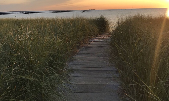 Biddeford Pool House | Experience Home Comfort: Rent a Whole House by the Ocean!
