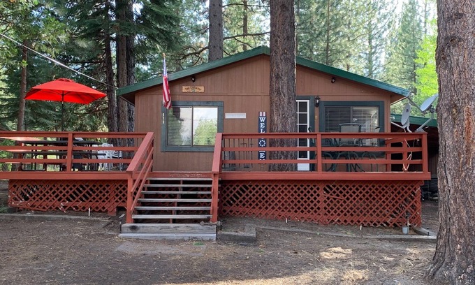 Calpine Cabin | Guest Rated 10/10: Peaceful Wi-Fi Retreat in Calpine