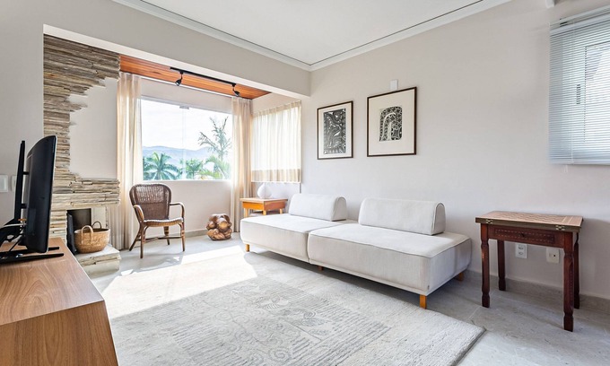 Canto da Lagoa Apartment | Stay Connected at Duplex in Lagoa da Conceição #LA08