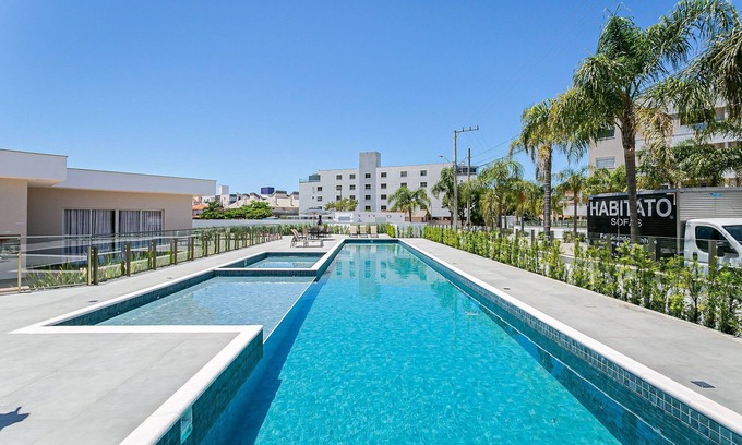 Ingleses Norte Apartment | Enjoy Beachside Comfort with Free Wi-Fi & Barbecue Access