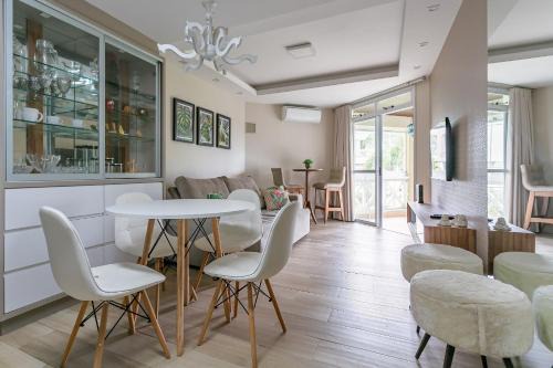 Porto da Lagoa Apartment | Connect and Unwind at Trapiche na Lagoa da Conceição