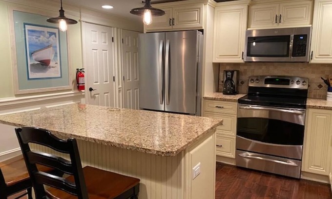 North Beach Haven Condo | Beachside Retreat: Remodeled Condo with Outdoor Shower