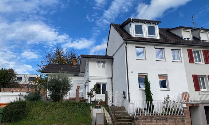 Lahr Apartment | Wick Home Lahr: Family-Friendly Retreat Near Downtown