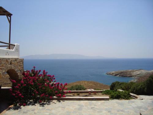 Kithnos Villa | Oceanfront Wide Sea Maisonette with Family-Friendly Amenities