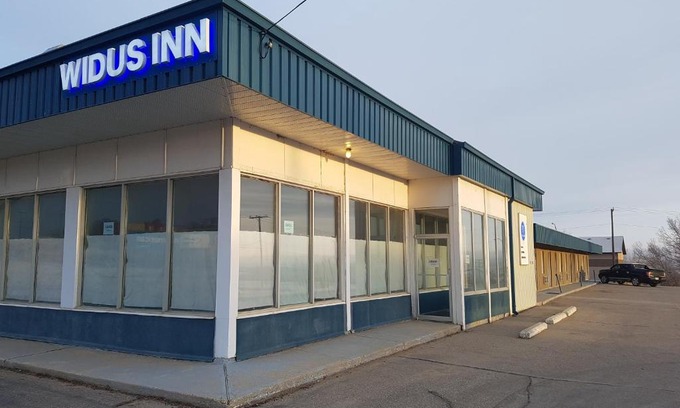 Swift Current Hotel | Pet-Friendly Widus Inn: A 9/10 Rated Family Retreat