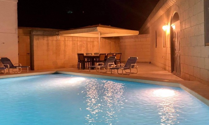 Victoria Other | Wied Farmhouse: Ideal for Groups with Breakfast Included