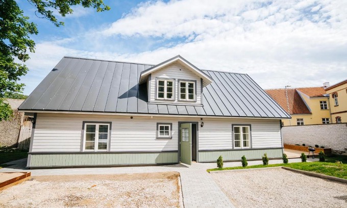 Haapsalu Apartment | Discover Wiedemanni 13/1 Apartments: Pet-Friendly Retreat