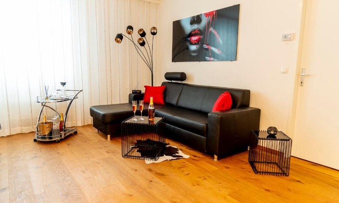 Neulerchenfeld Apartment | Wien-Appartement: 4-Star Stay with Self-Check-In Ease