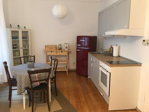 Altlerchenfeld Apartment | Experience Wiener Lebensgefühl in Josefstadt's Heart