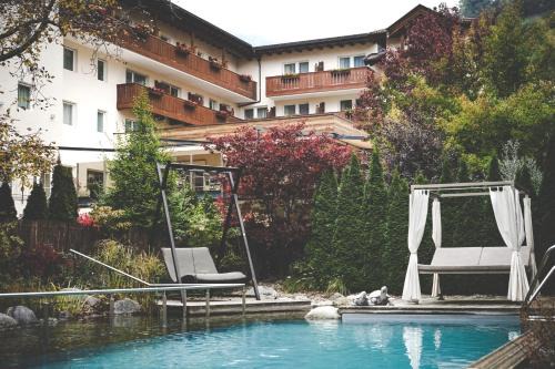 San Leonardo in Passiria Hotel | Explore Wiesenhof Gardenresort: Pet-Friendly Paradise Awaits