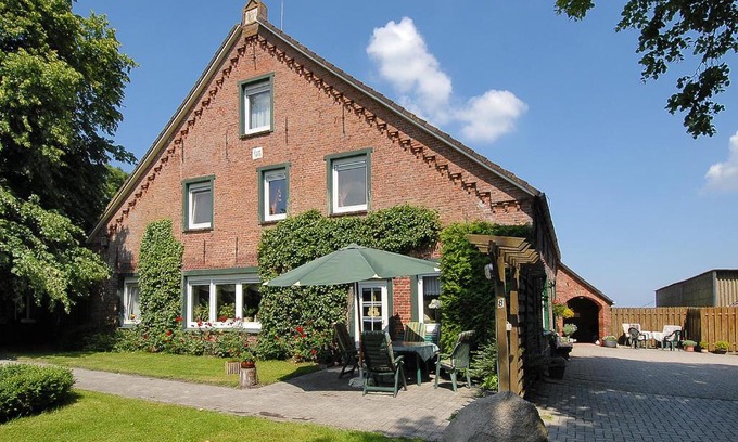 Hartward Apartment | Family-Friendly Wiesenhof Nordsee for Memorable Getaways