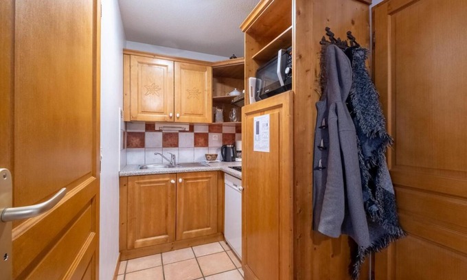 Lanslevillard Apartment | Convenient Getaway in Val Cenis with Spa and Ski Locker