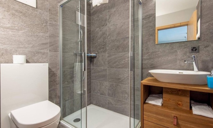 Vercorin Apartment | Wifi, 250m from shops, sauna, hammam, terrace, tv, ski locker, 58m², Vercorin