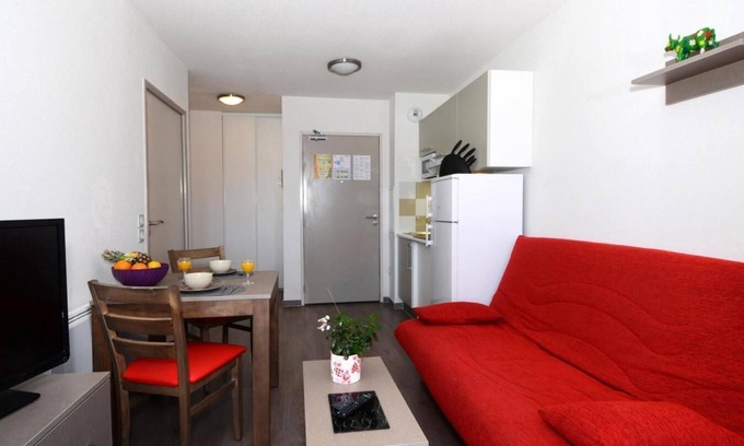 Les Angles Apartment | Wifi, 300m from resort center, fitness, swimming pool, terrace, balcony, tv, ski locker, 38m²