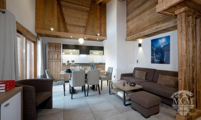Chamonix City Centre Apartment | Top-Rated Hotel with Pool, Spa & Steps from Shopping