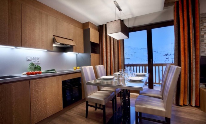 Arc-2000 Apartment | Convenient Hotel with Pool, Spa & Pet-Friendly Amenities