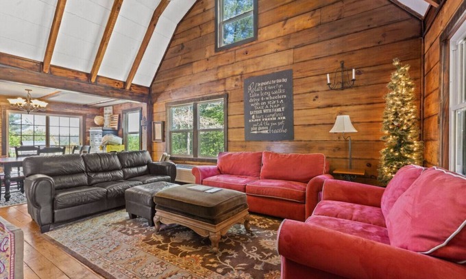 Campton Apartment | Discover 150 Acres: Secluded Cabin with Hiking & Biking