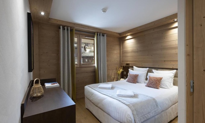 Les Avanchers-Valmorel Apartment | Relax in Comfort: Resort with Pool, Spa & Pet-Friendly Rooms