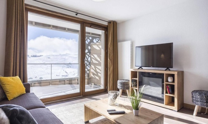 Les Saisies Apartment | Comfortable Stay with Pool, Spa, and Pet-Friendly Options