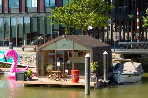 Stadsdriehoek Boat Rental | Discover Wikkelboats at Wijnhaven: Pet-Friendly Retreat