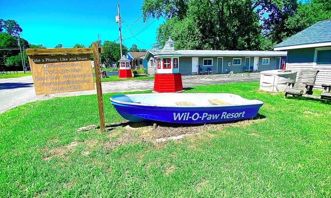 Paw Paw Lake House | Family-Friendly Wil-O-Paw Resort Unit #1 for Memorable Stays