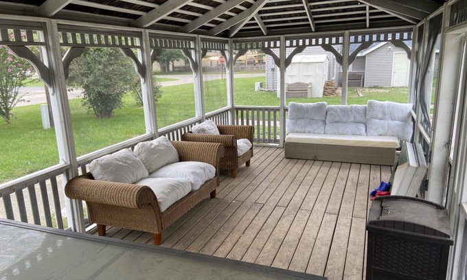 Paw Paw Lake House | Delightful Wil-O-Paw Resort Unit #5 - Family-Friendly Retreat