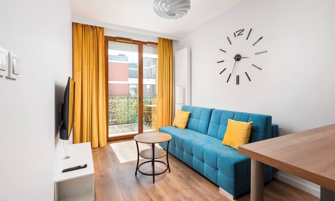 Wilanow Apartment | Modern Wilanów Holzera Apartment with Family-Friendly Perks
