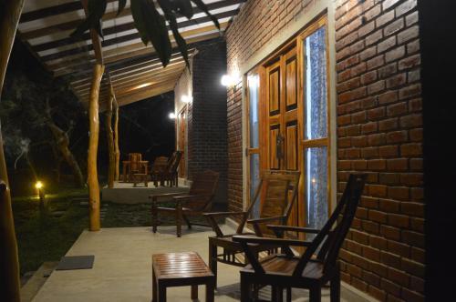 Pahala Maragahawewa Cabin | Explore Wilapttu Wild Villa: Pet-Friendly Retreat