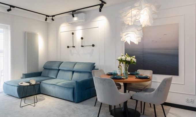 Stare Miasto District Apartment | Cozy 1 Bedroom Wilczak with Parking & Child-Friendly Amenities