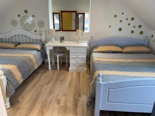 Keadue Bed & Breakfast | Inviting Wild Atlantic View: Pet-Friendly & Family Approved