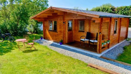Ballyheigue Ski Chalet | Relaxing Wild Atlantic Way Cabin with Eco-Friendly Amenities
