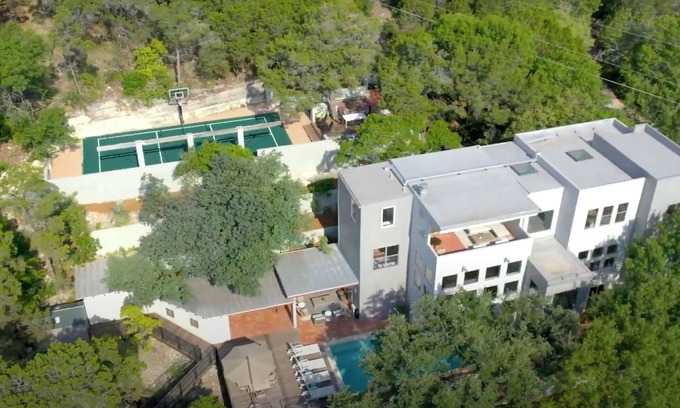 Wild Basin Highlands House | Wild Basin Retreat: Pool, Spa & Sport Court Near Downtown