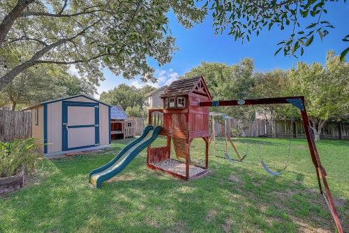 Settlers Ridge House | Experience Wild Blue Wonder: Pet-Friendly & Family Fun