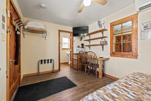 Merrill Hotel | Discover Wild Goose Lodge: Family & Pet-Friendly Retreat