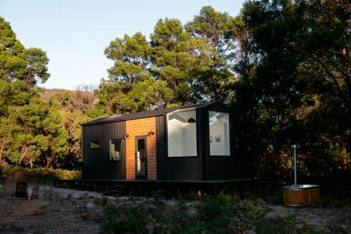 Halls Gap Other | Experience Wild Life Cabin 2 with Relaxing Hot Tub & Views