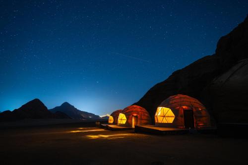 Aqaba Governorate Other | Explore Wild Oryx Camp Bubbles: Pet-Friendly Retreat